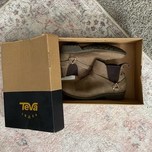 Teva De La Vina Dos Chelsea ankle boots